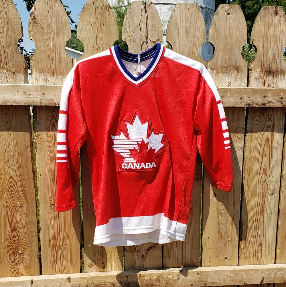 Vintage Xtra Small Canada Hockey Jersey